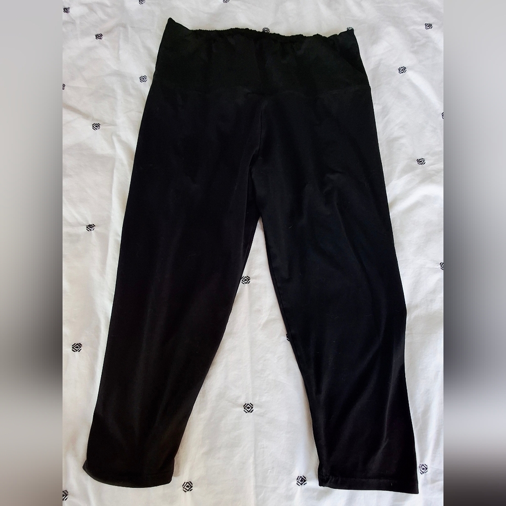 Black Women's Crop Leggings 2XL